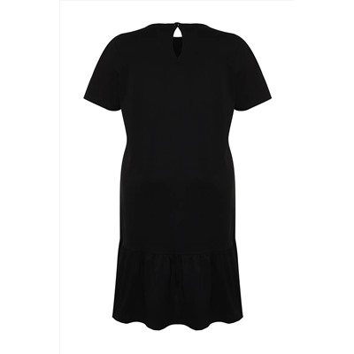 Siyah Eteği Fırfırlı Etiket Detaylı %100 Pamuk Örme Büyük Beden T-shirt Elbise TBBSS24AH00171