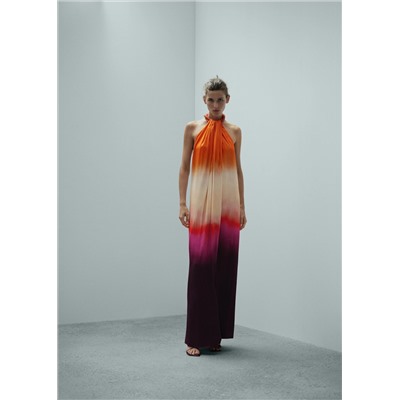 Vestido satinado cuello rígido strass