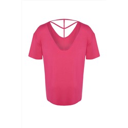 Pembe Yaka Detaylı Örme T-Shirt TBBSS22TS0877