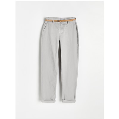 Chinohose mit Gürtel