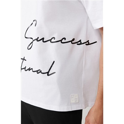 Beyaz %100 Pamuk Bisiklet Yaka Baskılı T-Shirt