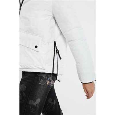 Chaqueta acolchada corta capucha