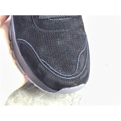 Женские кожаные кроссовки, экспорт в Россию