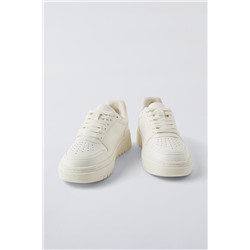 MINIMALIST LACE-UP SNEAKERS