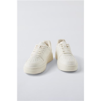 MINIMALIST LACE-UP SNEAKERS