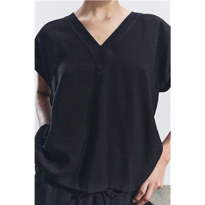 ZW COLLECTION FLOWING V-NECK TOP