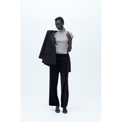 RIBBED HIGH NECK T-SHIRT