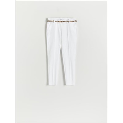Zigarettenhose mit Gürtel