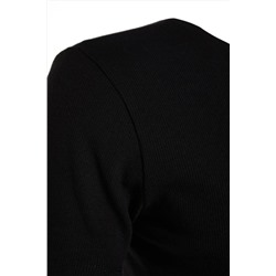 Siyah Crop Bisiklet Yaka Örme Büyük Beden T-Shirt TBBSS22TS2107