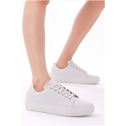 Tonny Black Kadın Beyaz Rahat Kalıp Kuzu Derisi Bağcıklı Sneaker TBER480