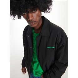 Jacke mit Druckknopfverschluss