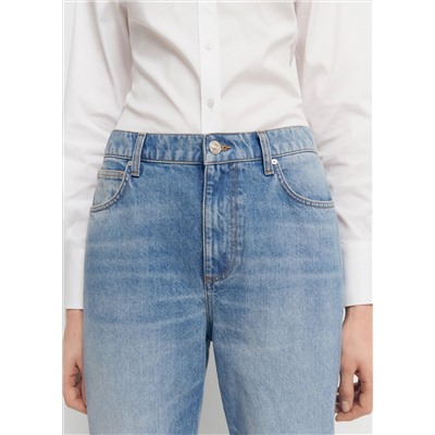 Jeans rectos bajo vuelto
