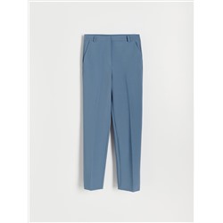 Hose mit Bügelfalten