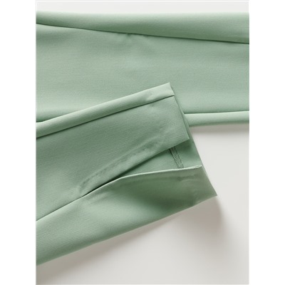 Seitlich geteilte Hose