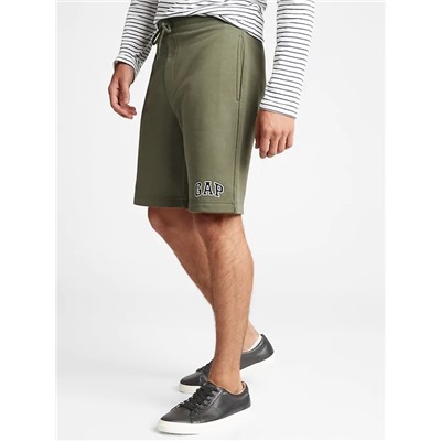 9" Gap Logo Shorts in Fleece