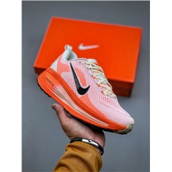 Кроссовки NIK*E Air Zoom Vomero 18