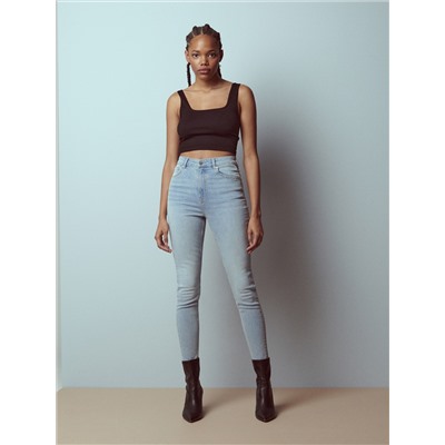 Slim-Jeans mit hoher Leibhöhe