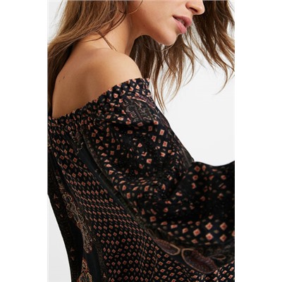 Blusa loose cuello barco
