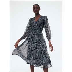 Gemustertes kleid