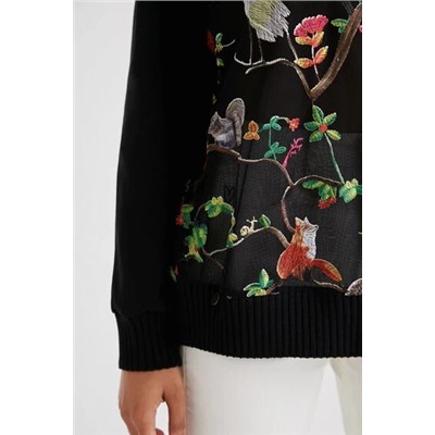 Sudadera bordados tul