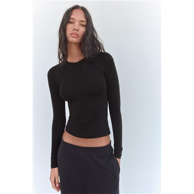 LONG SLEEVE FITTED T-SHIRT