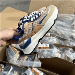Женские кроссовки в ретро-стиле Bershk*a