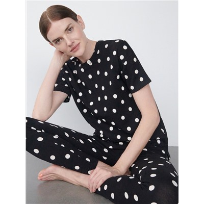 Gepunkteter Pyjama
