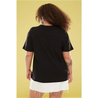 Siyah Bisiklet Yaka Çiçek İşlemeli Örme Büyük Beden T-shirt TBBSS25BF00024