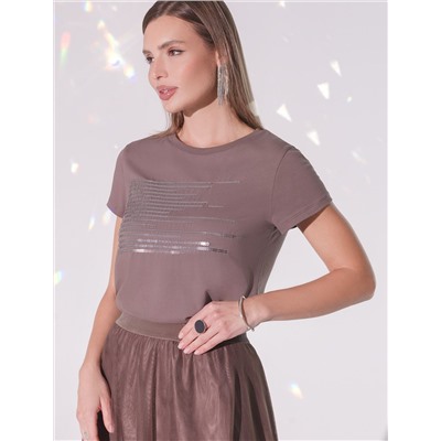 Нарядная футболка с пайетками