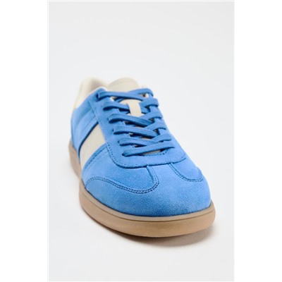 COLOURED TRAINERS