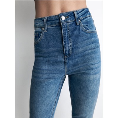 Slim-Jeans mit hoher Leibhöhe