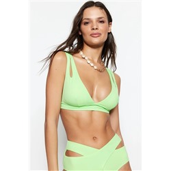 Trendyolmilla Yeşil Üçgen Cut Out/Pencereli Bikini Üstü TBESS20BU0202