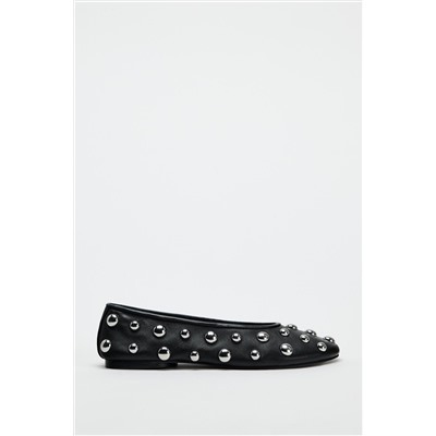 LEATHER BALLERINAS WITH STUDS