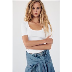 SCOOP NECK T-SHIRT