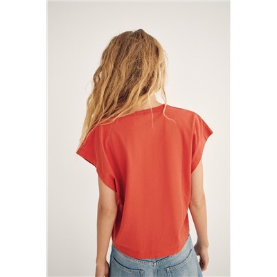 FADED-EFFECT T-SHIRT WITH A V-NECKLINE