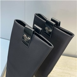 Женские широкие сапоги длиной до колена  Prad*a