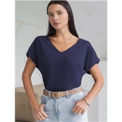 Футболка с V-вырезом и цельнокроеным рукавом из премиального хлопка