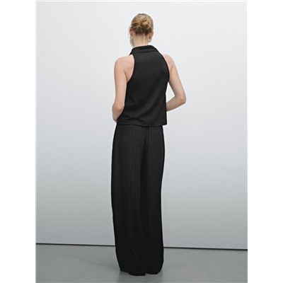 Technical trousers with darts
