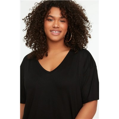 Siyah Yaka Detaylı Örme T-Shirt TBBSS22TS0877
