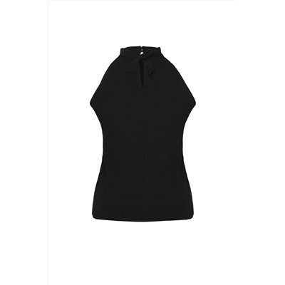 Siyah Halter Yaka Bağlama Detaylı Örme Büyük Beden Bluz TBBSS25AF00007