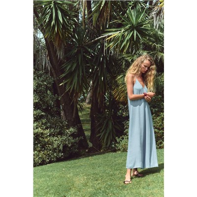 FLOWING VOLUMINOUS DRESS