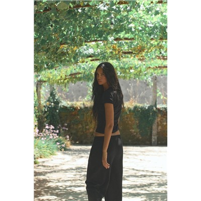 V-NECK COTTON T-SHIRT