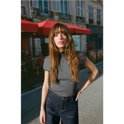 RIBBED HIGH NECK T-SHIRT
