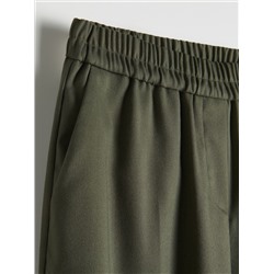 Hose mit Bügelfalten