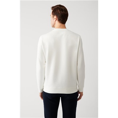 Beyaz İnterlok Kumaş Bisiklet Yaka Slogan Gofre Baskılı Regular Fit Standart Kesim Sweatshirt