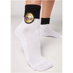 Kurze Sportsocken im Rockband-Stil