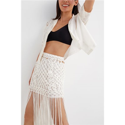 Minifalda de macramé con flecos