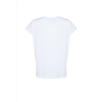 Beyaz Boyfriend V Yaka Yırtmaçlı %100 Pamuk Örme T-Shirt TBBSS22BF0036