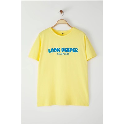 Sarı Slogan Baskılı Boyfriend %100 Pamuk Örme Büyük Beden T-shirt TBBSS24BF00036