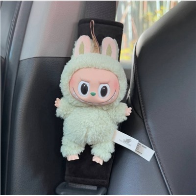 Labubu игрушка на ремень безопасности в машину.